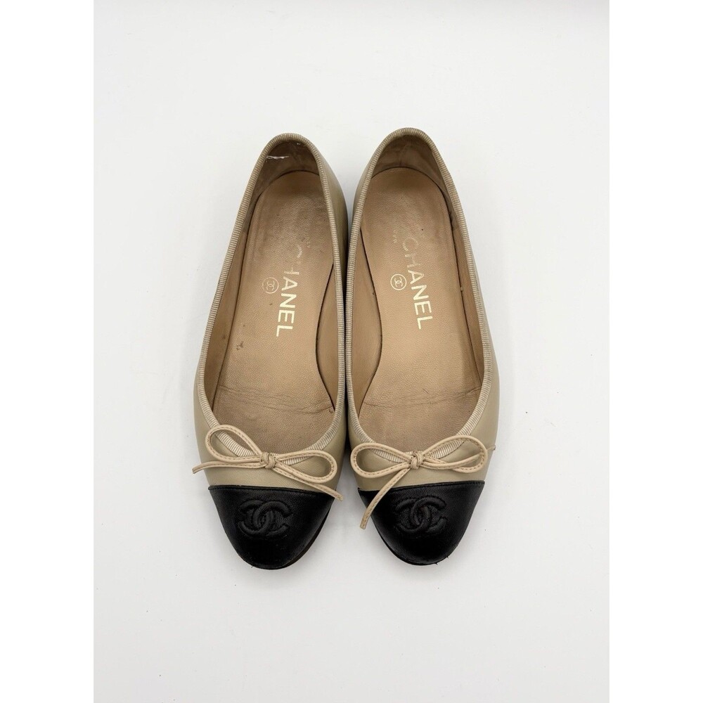 Chanel Ballet Flats Nude & Black Lambskin w/ CC Cap Toe Bow Detail Sz EU 34.5